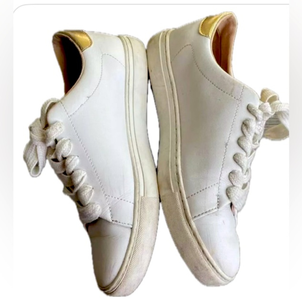 ⭐️Kate Spade ♠️ Angelise white/gold sneakers ⭐️Host Pick⭐️